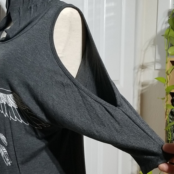 Hooded Bohemian Top. - Picture 3 of 7